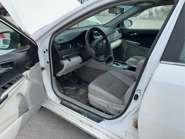 2012 Toyota Camry Hybrid - Photo 10