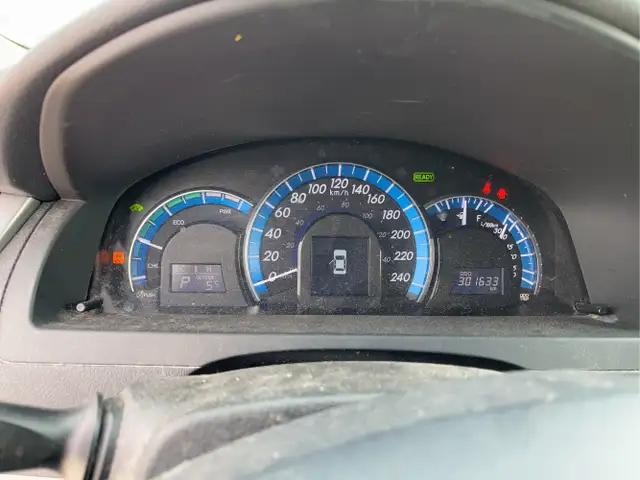 2012 Toyota Camry Hybrid - Photo 11