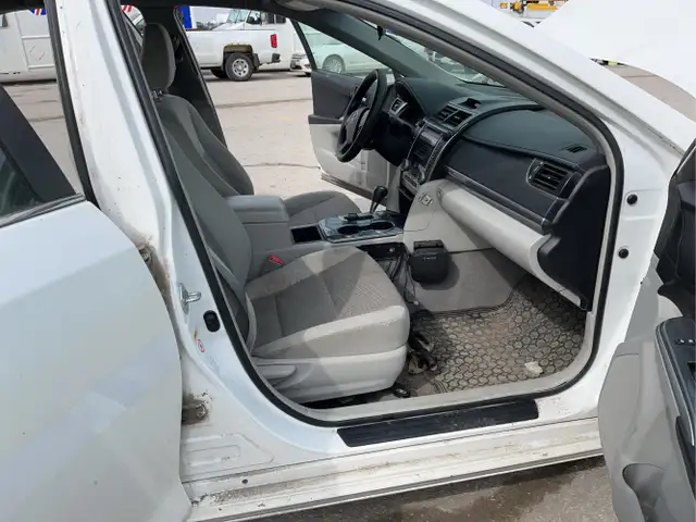 2012 Toyota Camry Hybrid - Photo 20