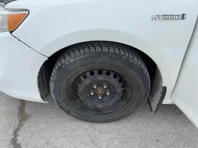 2012 Toyota Camry Hybrid - Photo 24