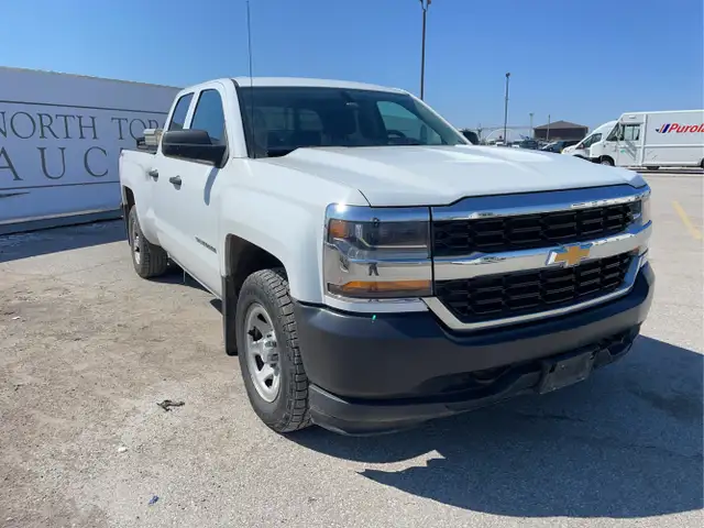 2017 Chevrolet Silverado 1500 - Photo 3