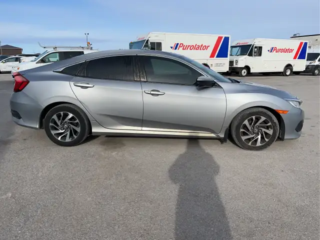 2018 Honda Civic - Photo 4