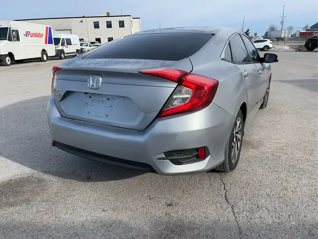 2018 Honda Civic - Photo 5