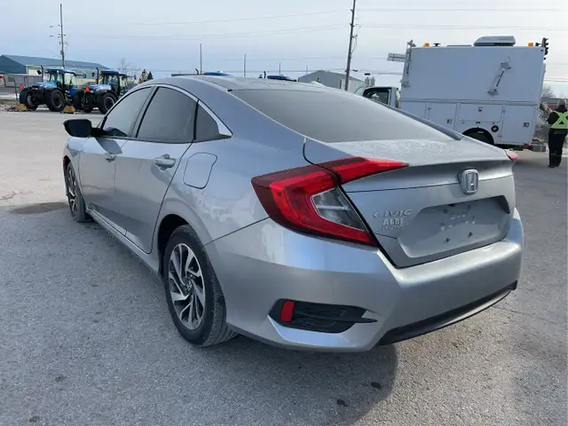 2018 Honda Civic - Photo 7