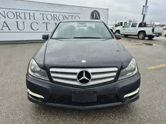 2012 Mercedes-Benz C-Class - Photo 2