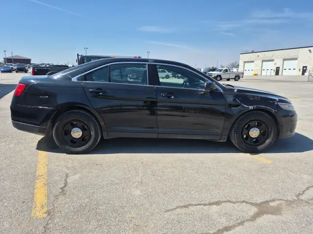 2017 Ford Taurus - Photo 4