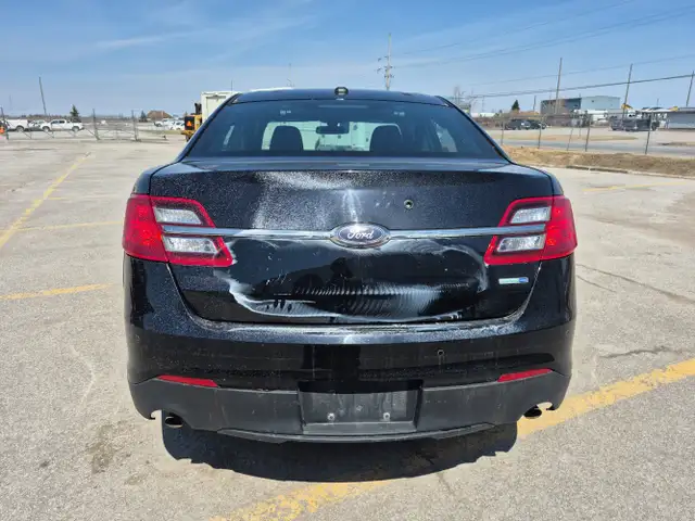 2017 Ford Taurus - Photo 6