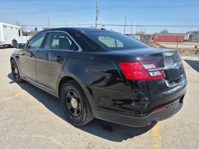2017 Ford Taurus - Photo 7