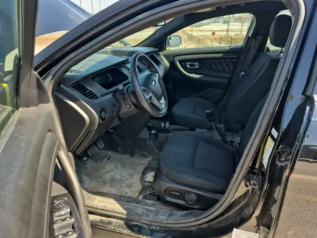 2017 Ford Taurus - Photo 10