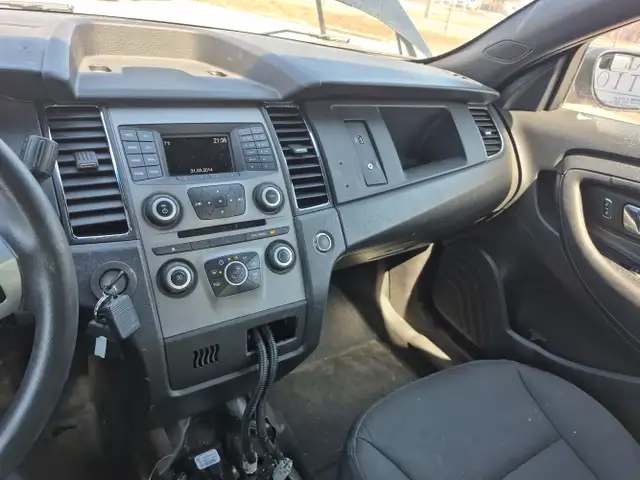 2017 Ford Taurus - Photo 12