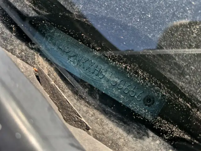 2017 Ford Taurus - Photo 15