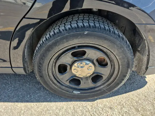 2017 Ford Taurus - Photo 22