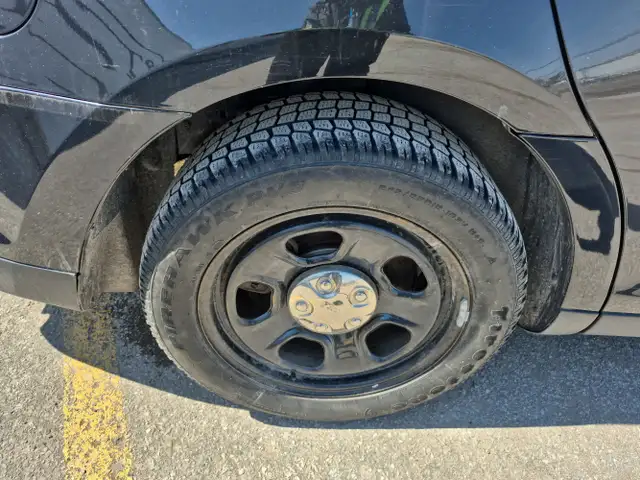 2017 Ford Taurus - Photo 25