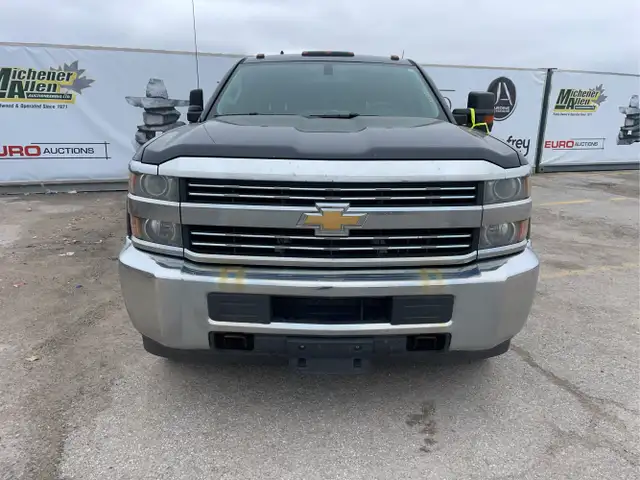 2016 Chevrolet Silverado 2500HD - Photo 2