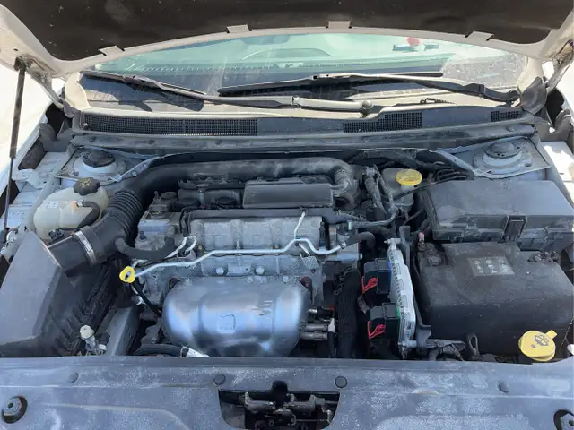 2015 Chrysler 200 - Photo 9