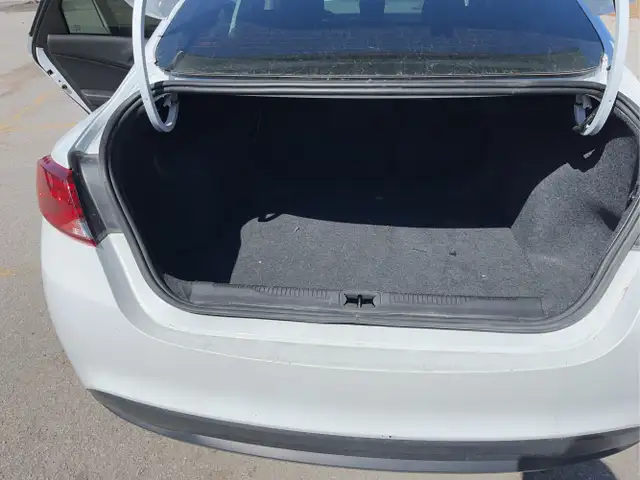 2015 Chrysler 200 - Photo 18