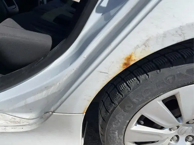 2015 Chrysler 200 - Photo 28