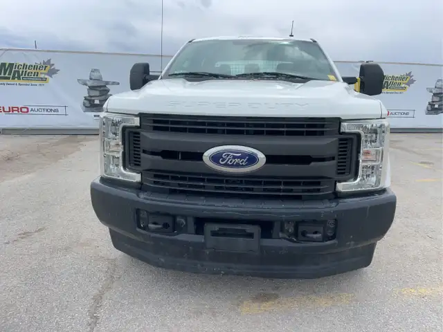 2017 Ford F-350 Super Duty - Photo 2