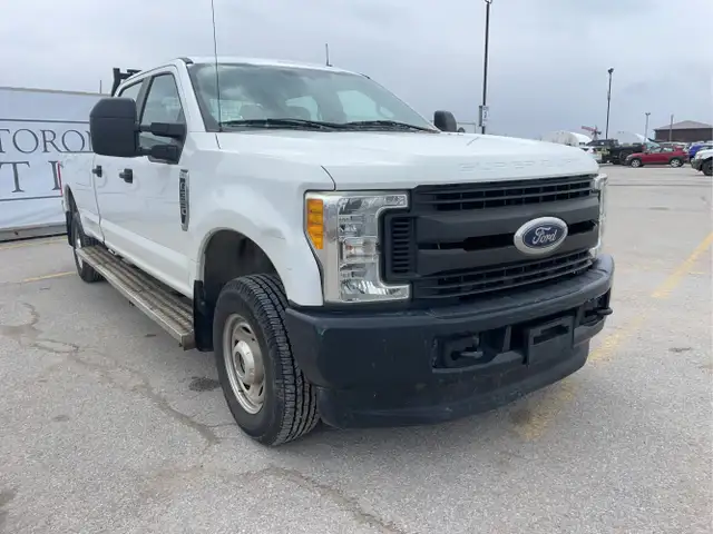 2017 Ford F-350 Super Duty - Photo 3