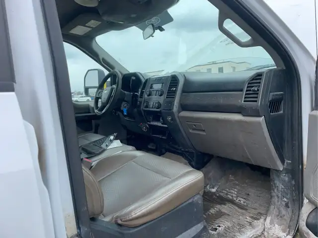 2017 Ford F-350 Super Duty - Photo 18