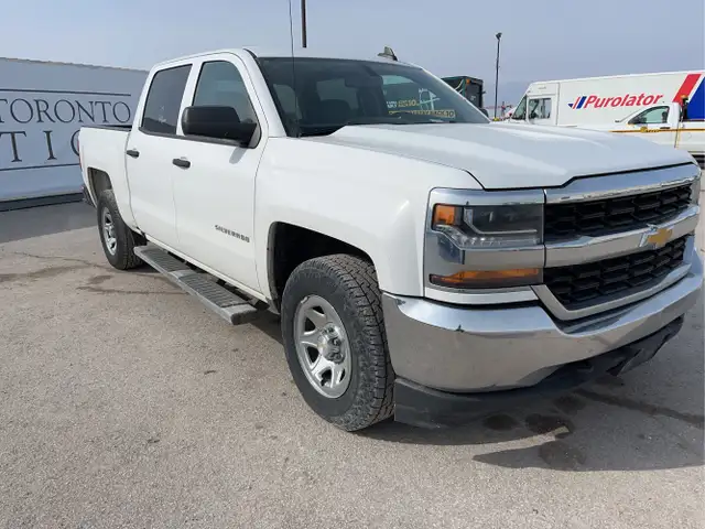 2017 Chevrolet Silverado 1500 - Photo 3