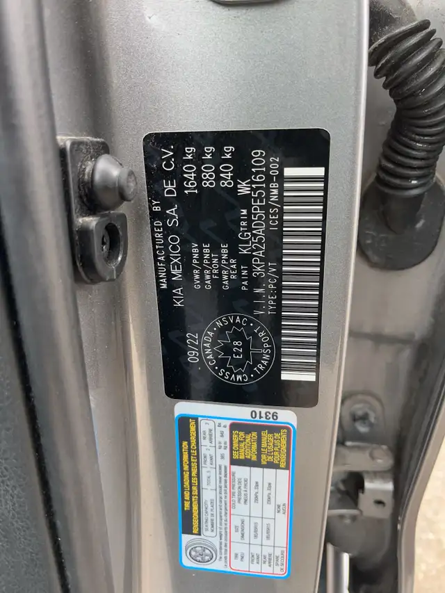 2023 Kia Rio 5-Door LX  4dr Wagon CVT - Photo 14