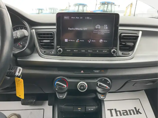 2023 Kia Rio 5-Door LX  4dr Wagon CVT - Photo 16