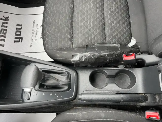 2023 Kia Rio 5-Door LX  4dr Wagon CVT - Photo 17