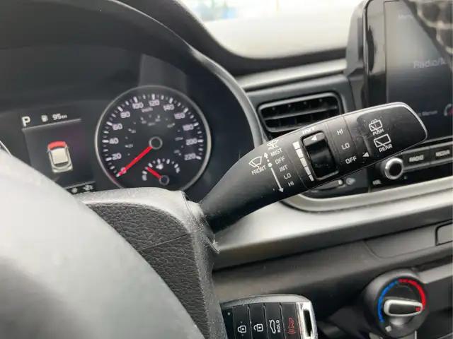 2023 Kia Rio 5-Door LX  4dr Wagon CVT - Photo 20