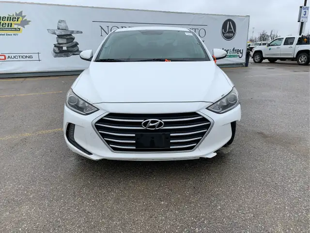2017 Hyundai ELANTRA - Photo 2