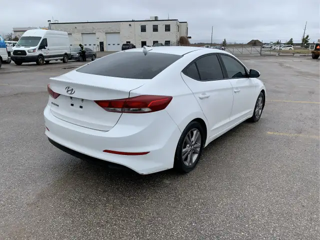2017 Hyundai ELANTRA - Photo 5