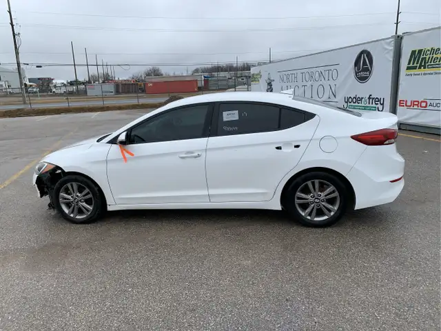 2017 Hyundai ELANTRA - Photo 8