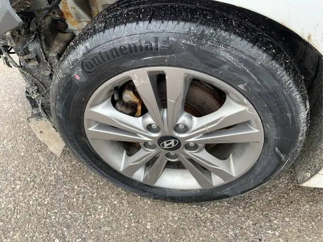 2017 Hyundai ELANTRA - Photo 16
