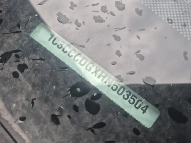 2017 Chrysler 200 - Photo 15