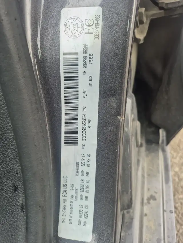 2017 Chrysler 200 - Photo 16