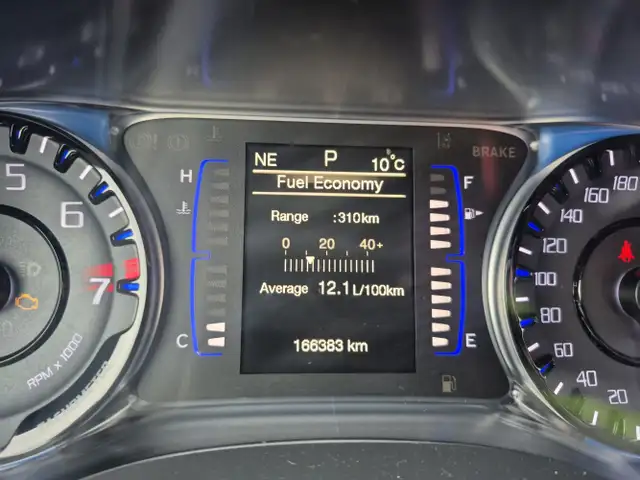 2017 Chrysler 200 - Photo 17