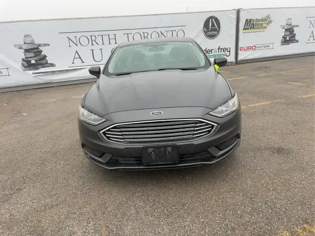 2017 Ford Fusion Hybrid - Photo 2