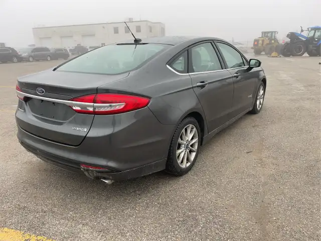2017 Ford Fusion Hybrid - Photo 5