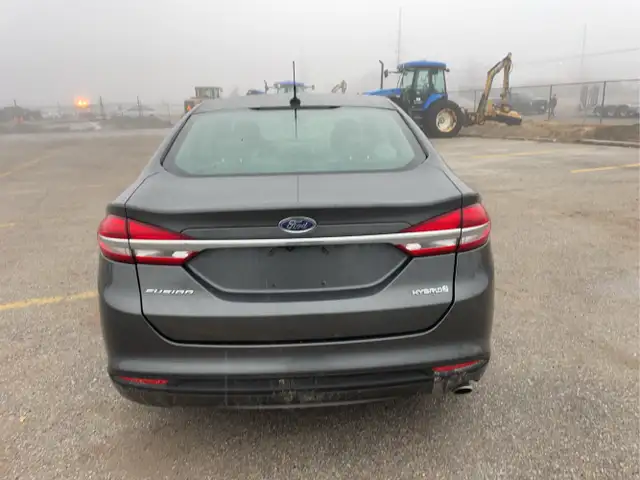 2017 Ford Fusion Hybrid - Photo 6
