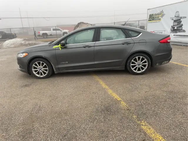 2017 Ford Fusion Hybrid - Photo 8