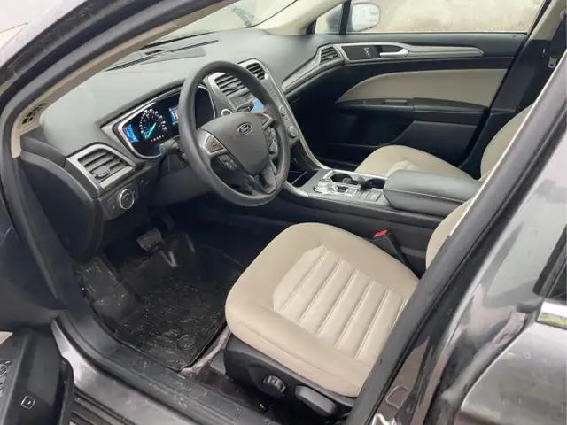 2017 Ford Fusion Hybrid - Photo 10