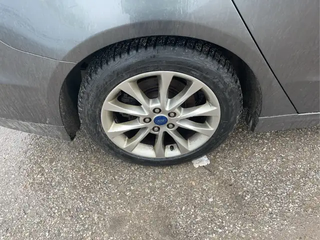 2017 Ford Fusion Hybrid - Photo 18