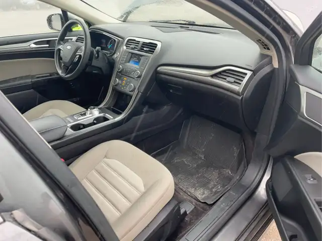 2017 Ford Fusion Hybrid - Photo 22