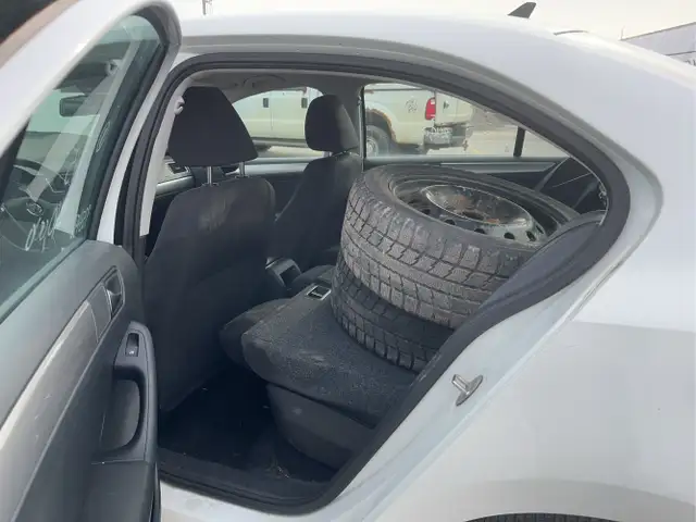 2015 Volkswagen Jetta - Photo 14