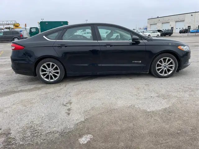 2017 Ford Fusion Hybrid - Photo 4