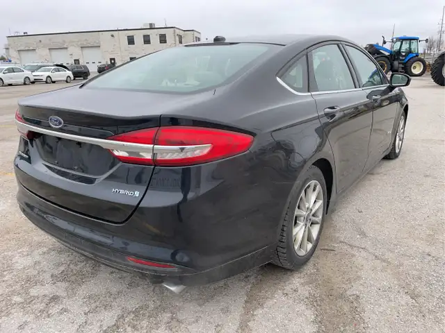 2017 Ford Fusion Hybrid - Photo 5