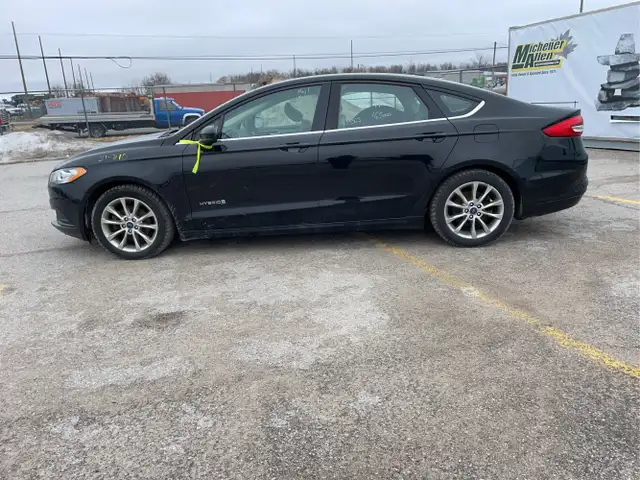 2017 Ford Fusion Hybrid - Photo 8