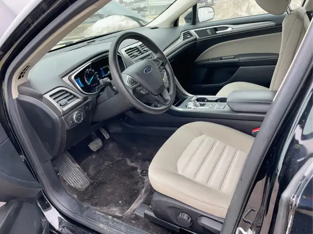 2017 Ford Fusion Hybrid - Photo 10