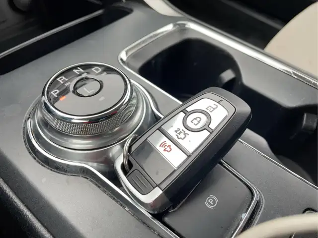 2017 Ford Fusion Hybrid - Photo 14