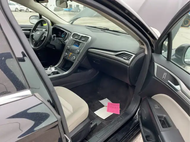 2017 Ford Fusion Hybrid - Photo 18